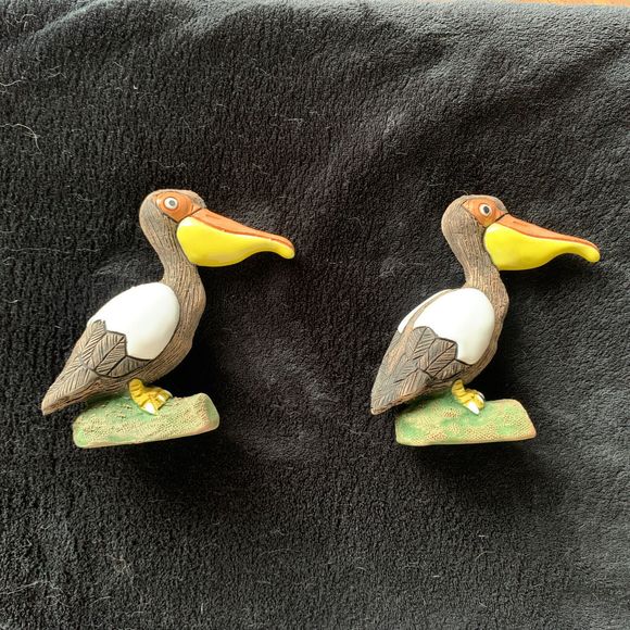 Pair of  Pelican Figurines - colorful (brown, white, yellow, tan, green base) - Picture 6 of 9